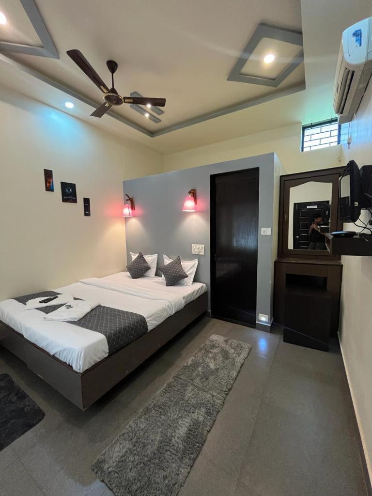 Vagator House Resort Goa Eksteriør billede