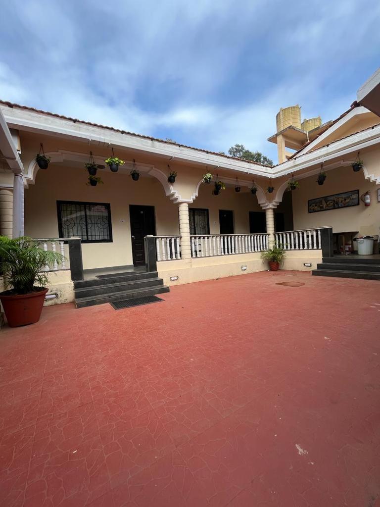 Vagator House Resort Goa Eksteriør billede